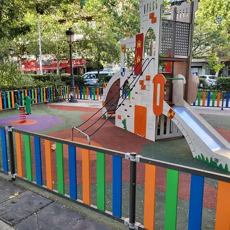 Сasa de vacaciones Casa Oasis, Agradable Casa Con Piscina En Zona Tranquila Puertollano