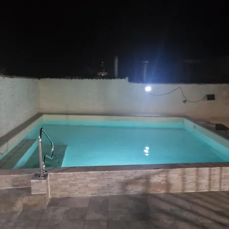 Casa Oasis, Agradable Casa Con Piscina En Zona Tranquila * Puertollano