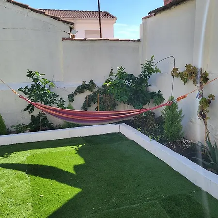 Casa Oasis, Agradable Casa Con Piscina En Zona Tranquila * Puertollano
