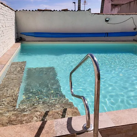 Casa Oasis, Agradable Casa Con Piscina En Zona Tranquila Puertollano