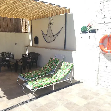 Casa Oasis, Agradable Casa Con Piscina En Zona Tranquila Puertollano
