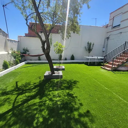 Casa Oasis, Agradable Casa Con Piscina En Zona Tranquila * Puertollano