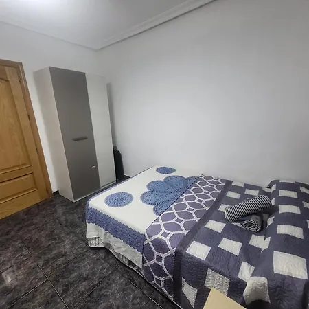 Casa Oasis, Agradable Casa Con Piscina En Zona Tranquila Puertollano
