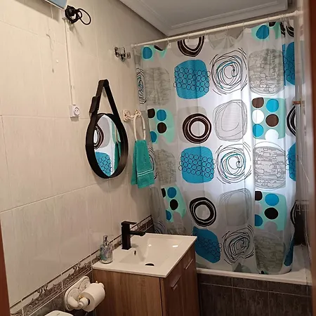 Casa Oasis, Agradable Casa Con Piscina En Zona Tranquila Puertollano
