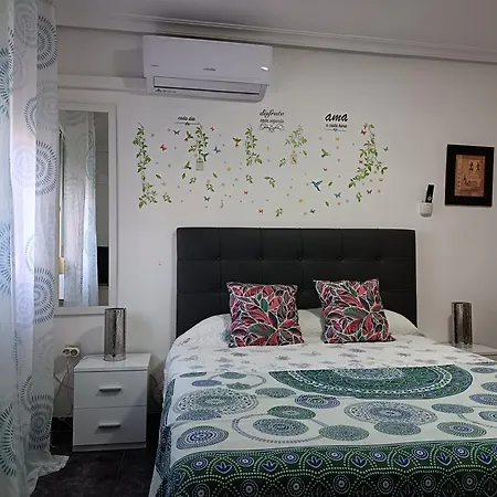 Casa Oasis, Agradable Casa Con Piscina En Zona Tranquila Puertollano