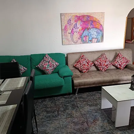 Casa Oasis, Agradable Casa Con Piscina En Zona Tranquila * Puertollano